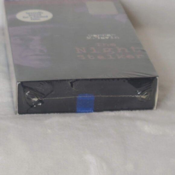 The Night Stalker 1996 VHS Factory Sealed Darren McGavin Horror Comedy Kolchak - Picture 8 of 9